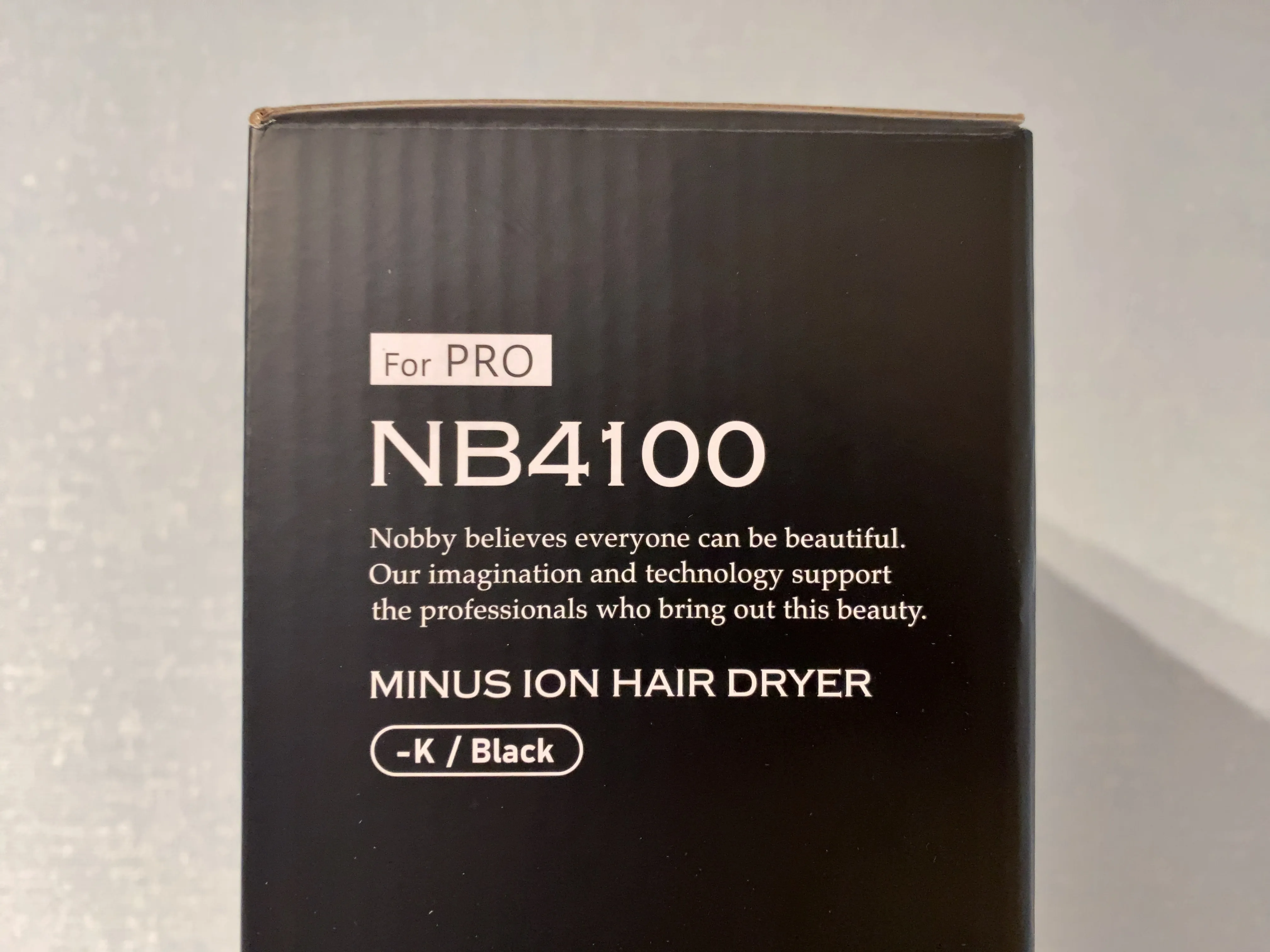 NB4100のパッケージの側面